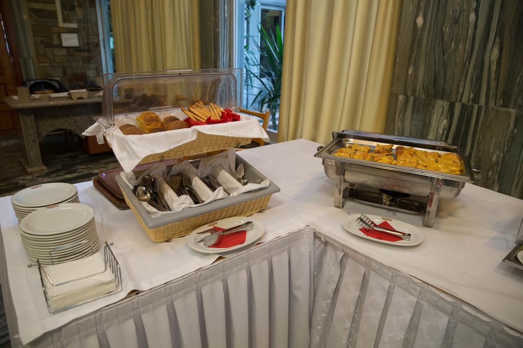Hotel Liberty Missolonghi Экстерьер фото