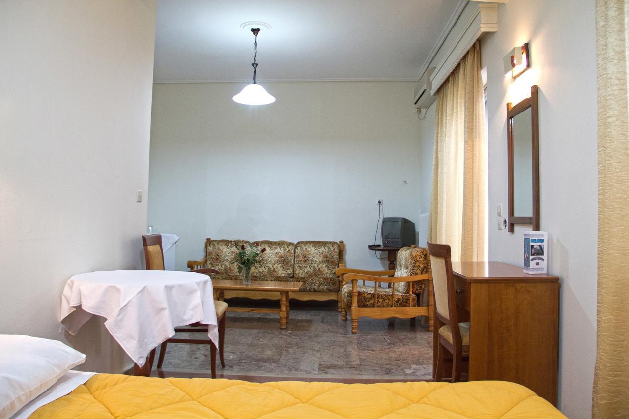 Hotel Liberty Missolonghi Экстерьер фото