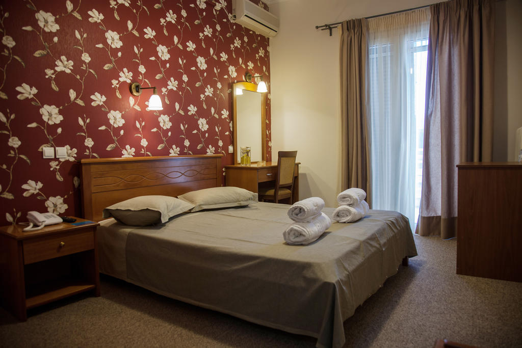 Hotel Liberty Missolonghi Экстерьер фото